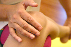 Einzelbehandlung bei Schmerzen: funktionale Integration als ganzheitliche Körpertherapie